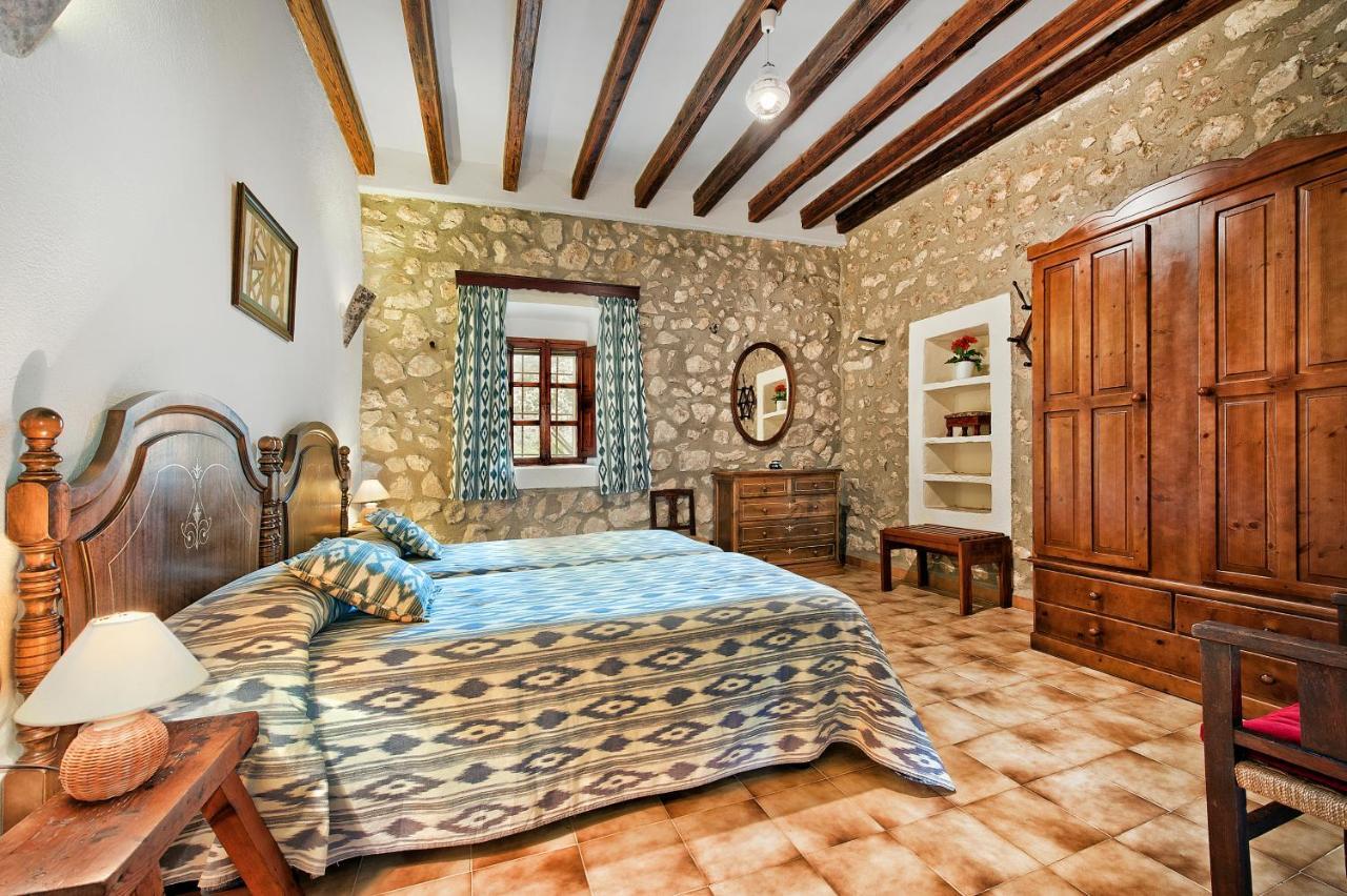 Agroturismo Can Guillo Villa Pollença Oda fotoğraf